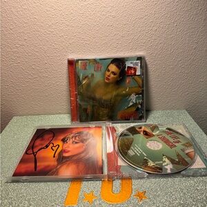 Taylor Swift The Life Of a Showgirl CD + SIGNED Photo 1 unsealed IN HAND